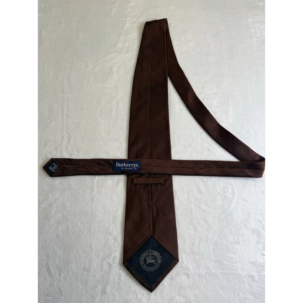 Burberrys Of London Vintage Brown Herringbone Silk Tie 3.5 Inch‎ Blade